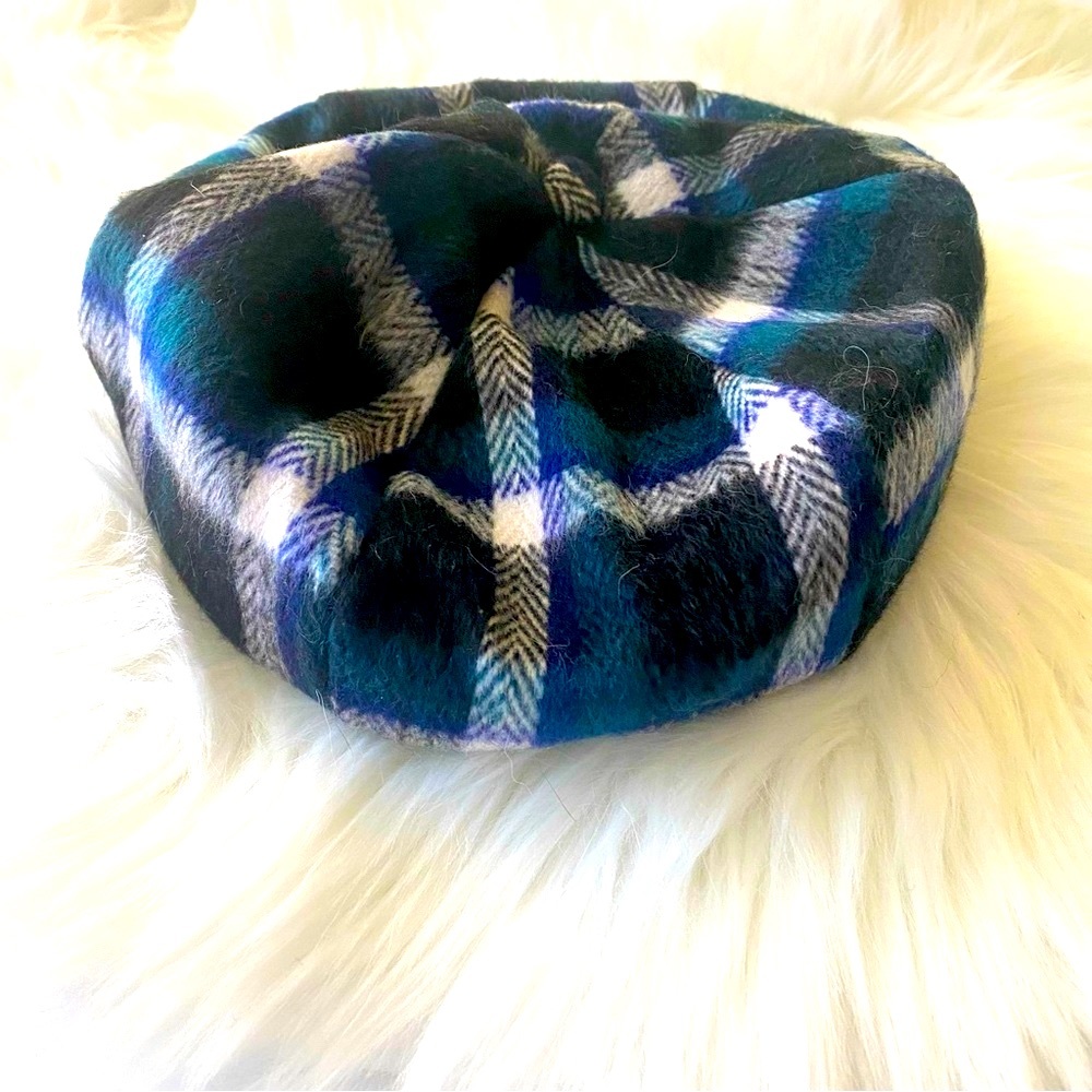 Beret in blue black and white and green scotch plaid never worn